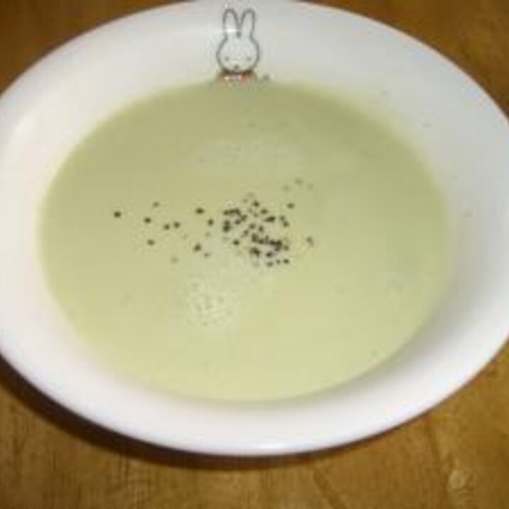 ブロッコリーと豆乳のスープ